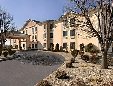 奥法伦圣路易斯地区贝蒙特套房酒店 外观 照片