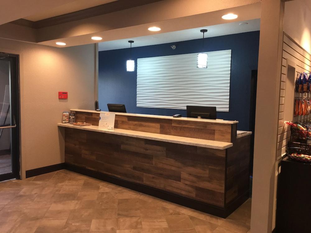 奥法伦圣路易斯地区贝蒙特套房酒店 外观 照片